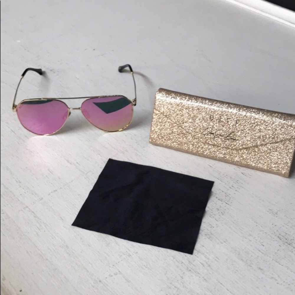 Hot pink DIFF aviators